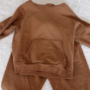 Aritzia Cozy line Sweater (M) and joggers (L)